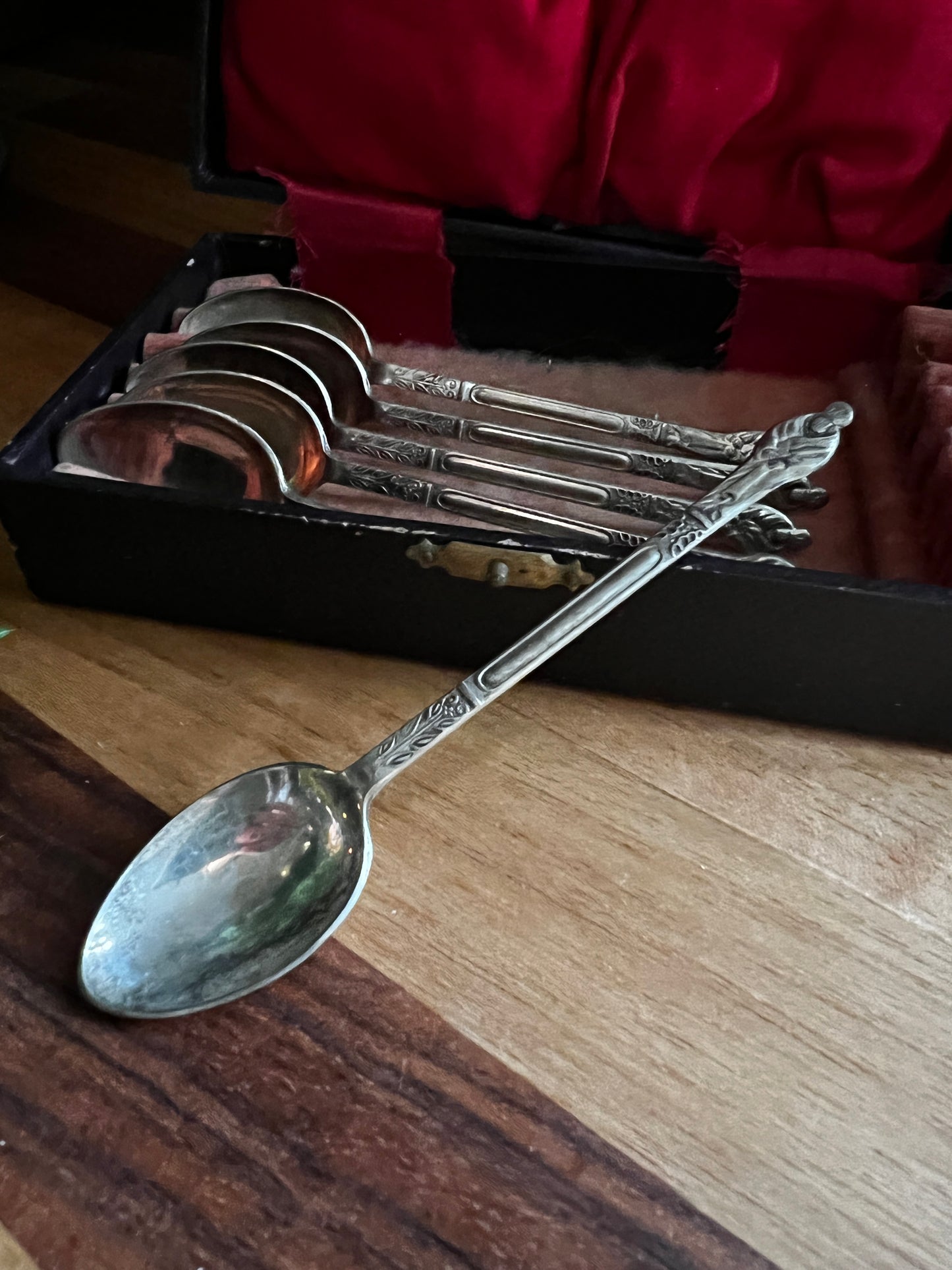 Set of six Edwardian teaspoons