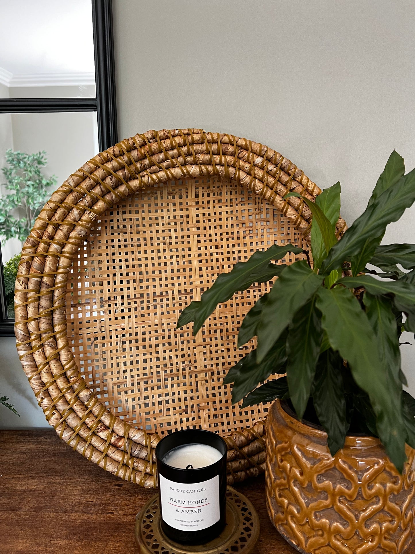 Medium round woven basket