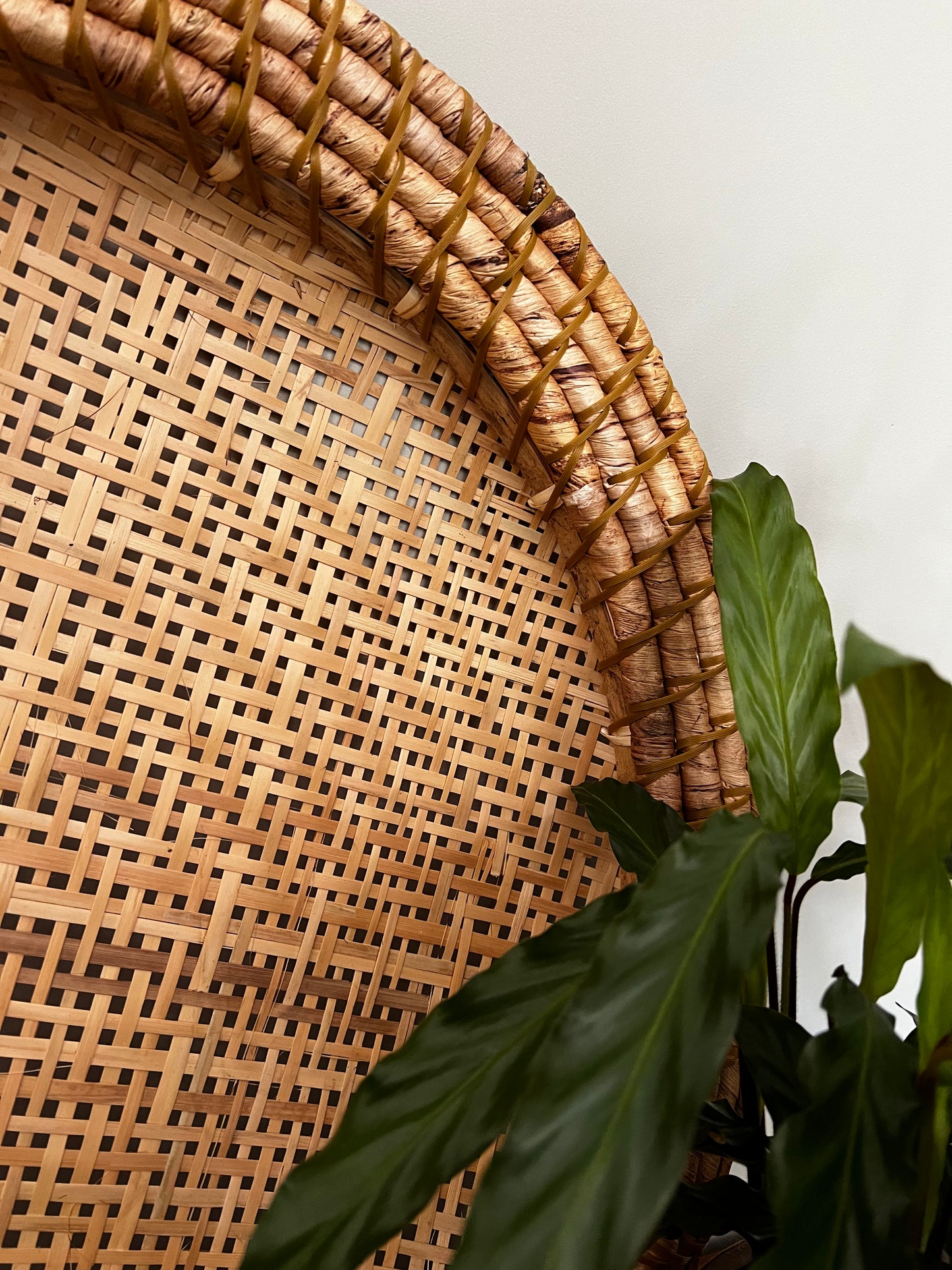 Medium round woven basket